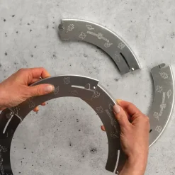 Adjustable Pie Crust Shield