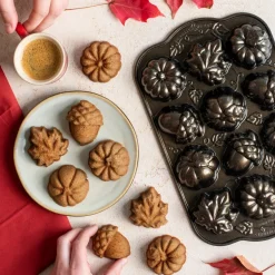 Autumn Delights Cakelet Pan
