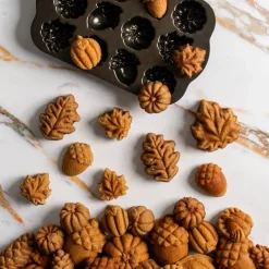 Autumn Delights Cakelet Pan