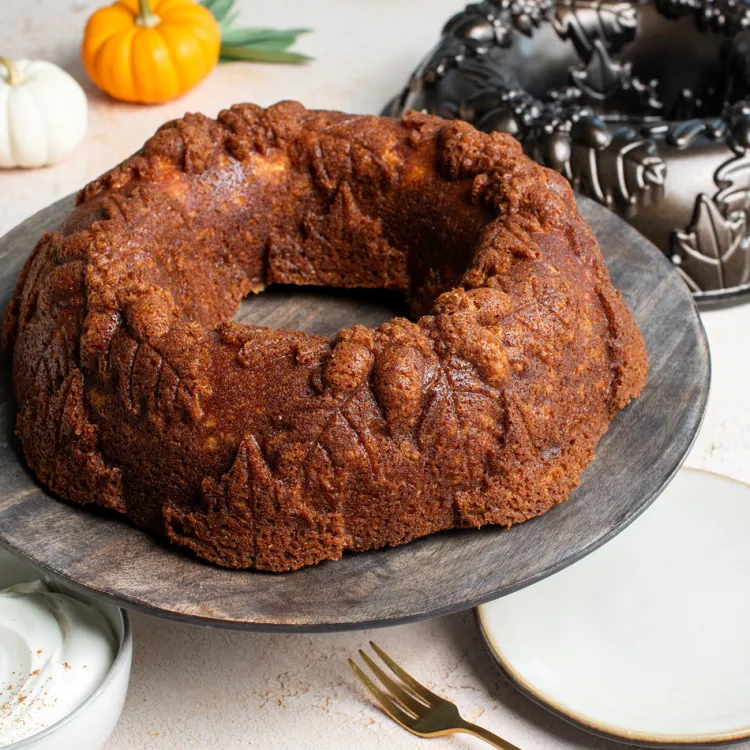 Autumn Wreath Bundt® Pan