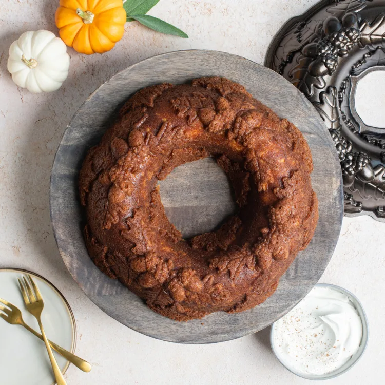 Autumn Wreath Bundt® Pan