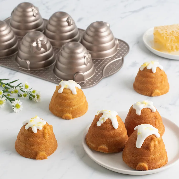 Beehive Cakelet Pan