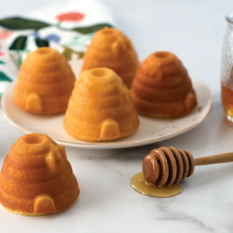 Beehive Cakelet Pan