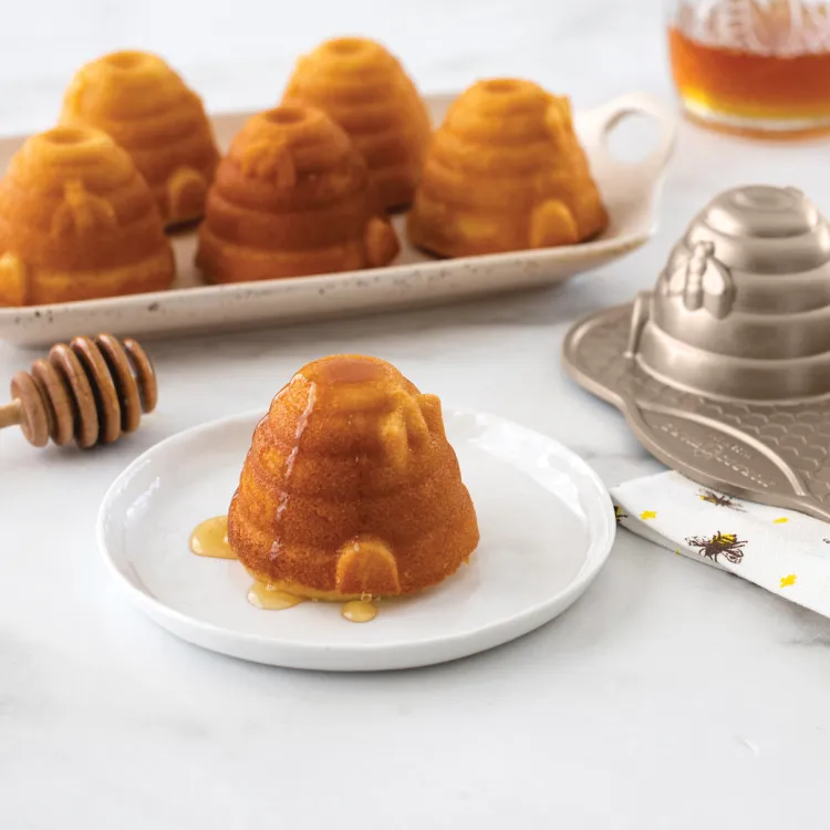 Beehive Cakelet Pan