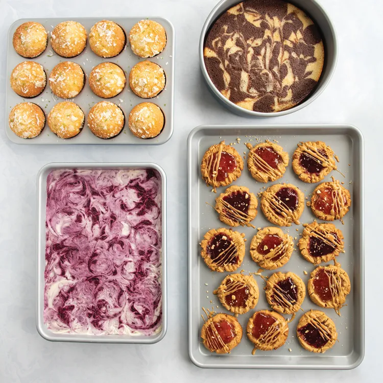 Brilliant™ Bakeware Essential Nonstick Baking Pan Set