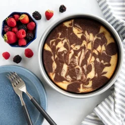 Brilliant™ Bakeware Nonstick 9 Inch Round Cake Pan