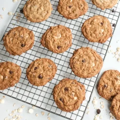 Brilliant™ Half Sheet with Oven-Safe Nonstick Grid