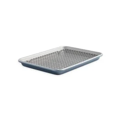 Brilliant™ Quarter Sheet with Oven-Safe Nonstick Grid