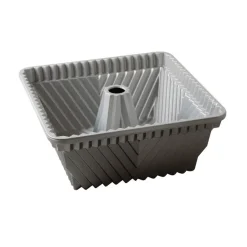 Bundt® Squared Pan