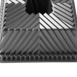 Bundt® Squared Pan