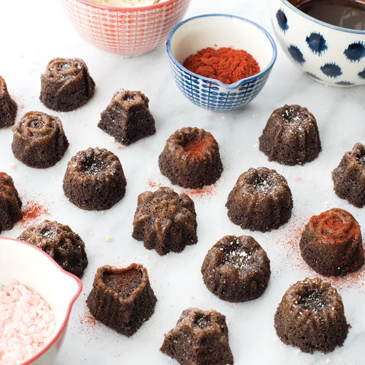 Bundt® Tea Cakes and Candies Pan