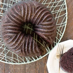 Cast Bavaria Bundt® with Cake Keeper