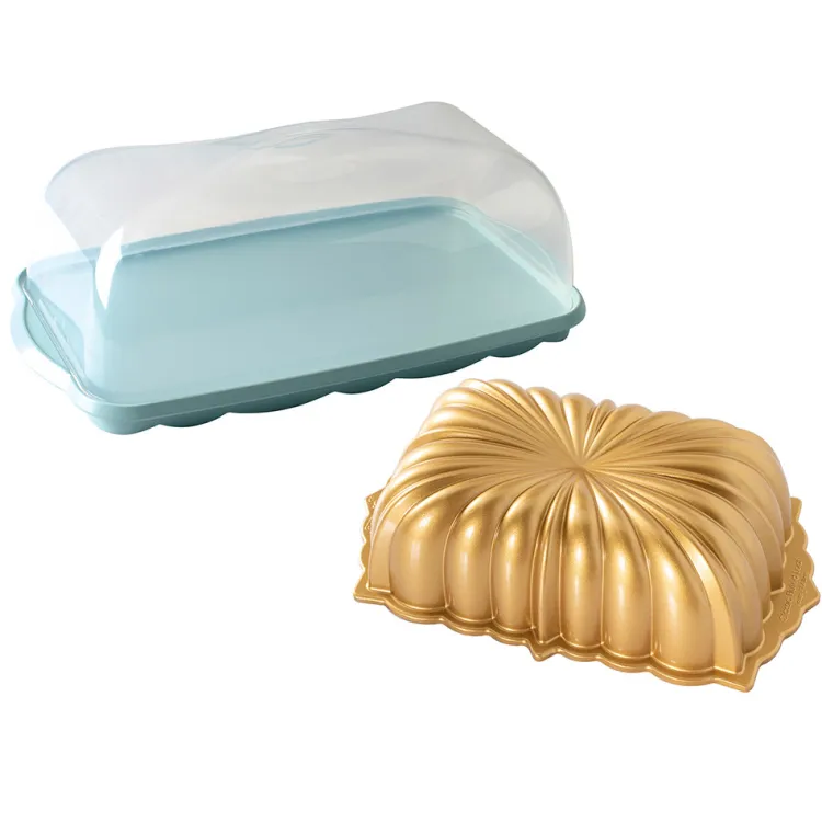Cast Fluted Loaf Pan with Keeper
