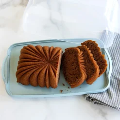 Cast Fluted Loaf Pan with Keeper