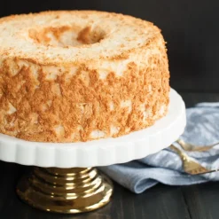 Classic Cast Pound Cake and Angelfood Pan