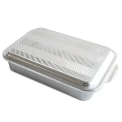 Classic 9 x 13 Pan with Embossed Prism Lid