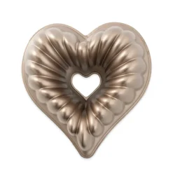 10 Cup Elegant Heart Bundt® Pan