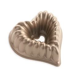 10 Cup Elegant Heart Bundt® Pan