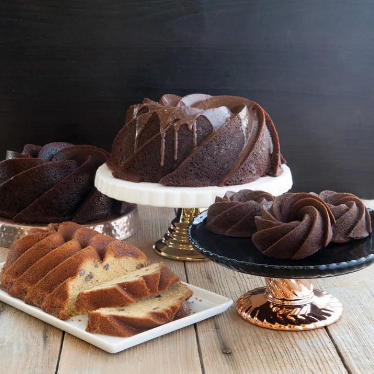 6 Cup Heritage Bundt® Pan