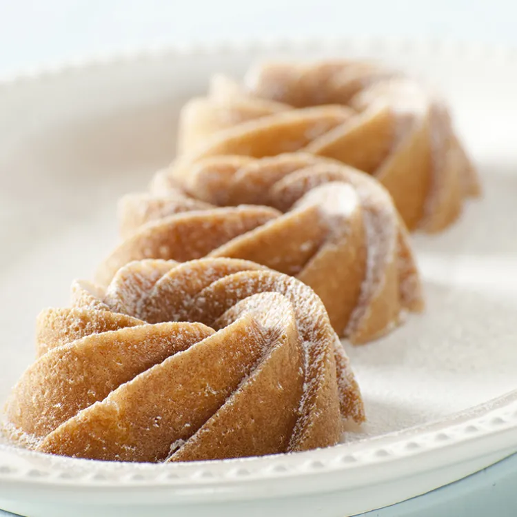 4 Cup Heritage Mini Bundtlette® Pan