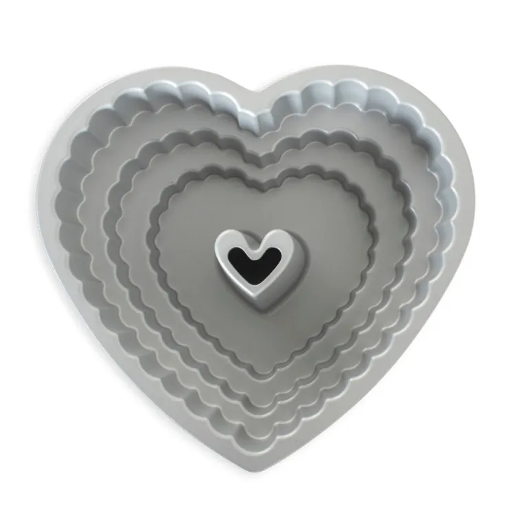 12 Cup Tiered Heart Bundt® Pan