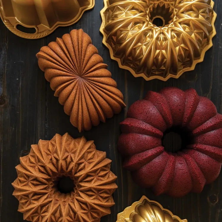 Cut Crystal Bundt® Pan