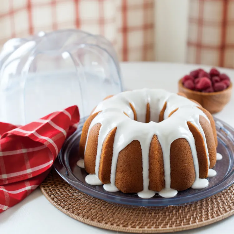 Deluxe Bundt® Cake Keeper