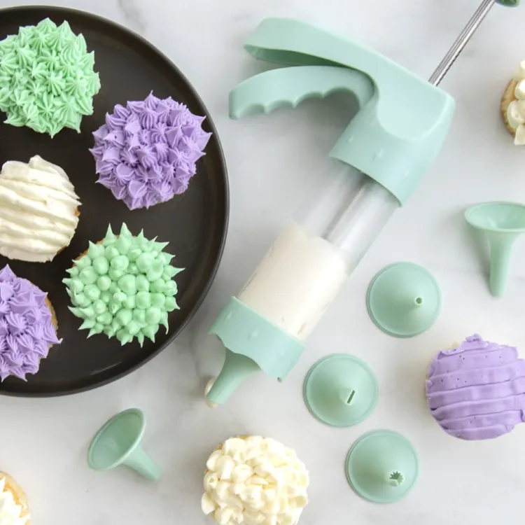 Deluxe Spritz Maker & Treat Decorating Set