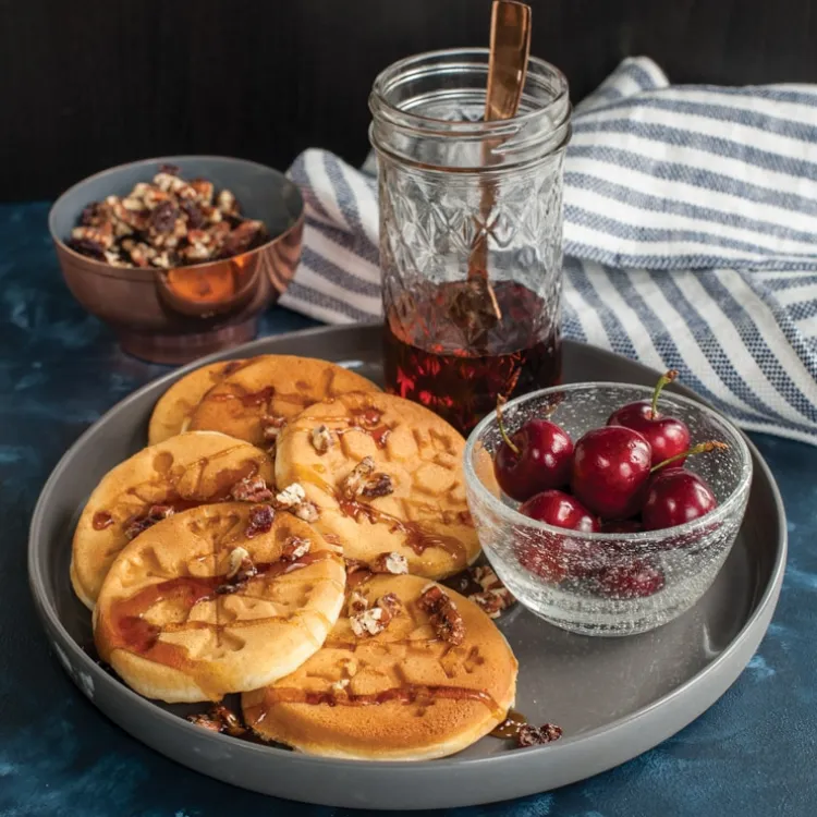 Falling Snowflake Pancake Pan