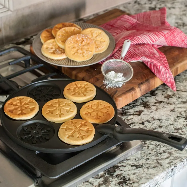 Falling Snowflake Pancake Pan