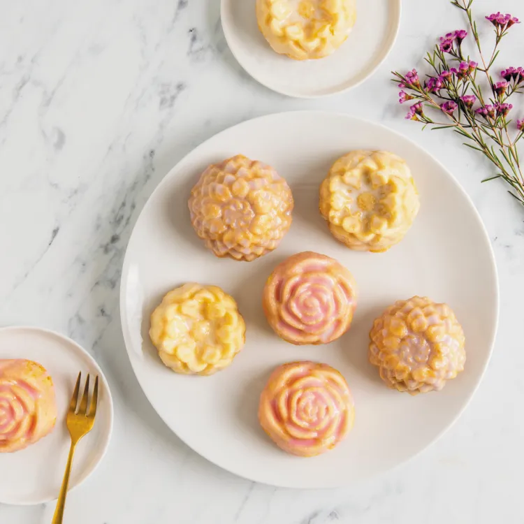 Floral Cakelet Pan