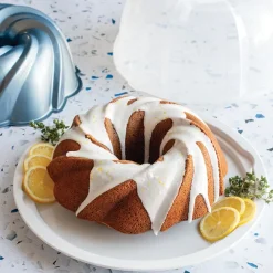 Formed Swirl Bundt® Pan with Cake Keeper