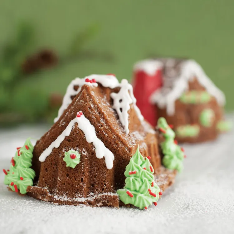 Gingerbread House Duet Pan