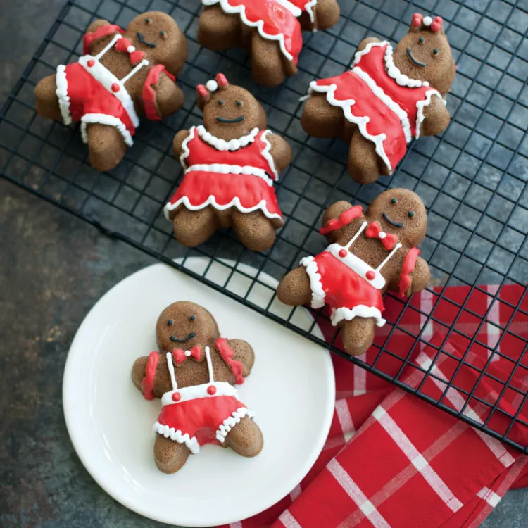 Gingerbread Kids Cakelet Pan