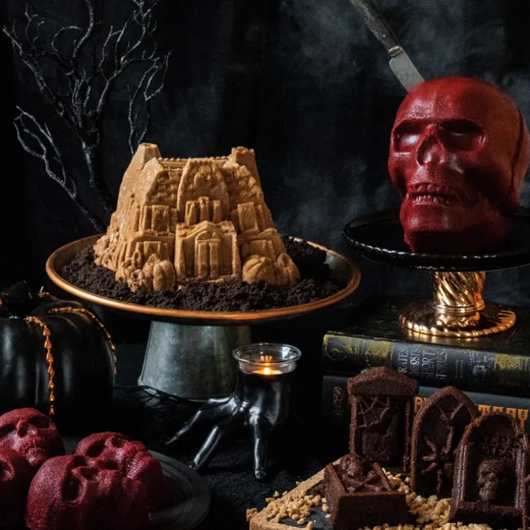 Haunted Manor Bundt® Pan