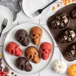 Haunted Skull Cakelet Pan