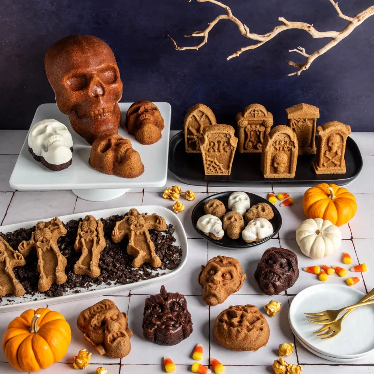 Haunted Skull Cake Pan