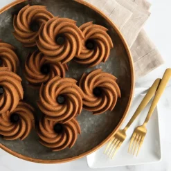 Heritage Mini Bundt® Cake Pan