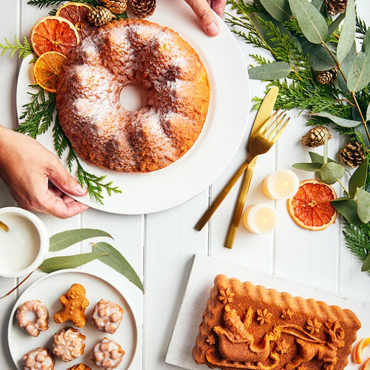 Holiday Teacakes Cakelet Pan