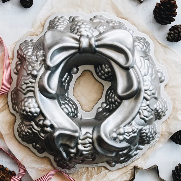 Holiday Wreath Pan