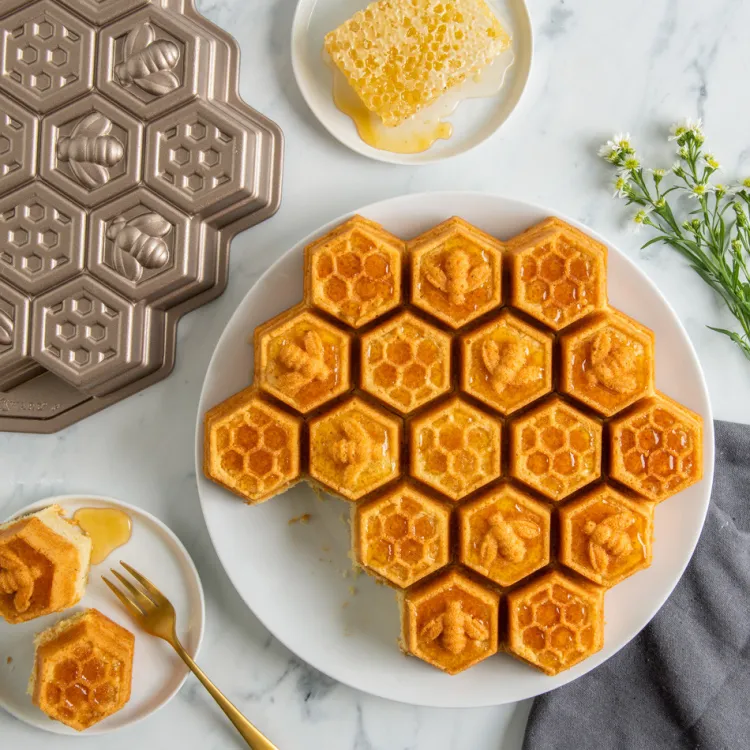 Honeycomb Pull-Apart Pan