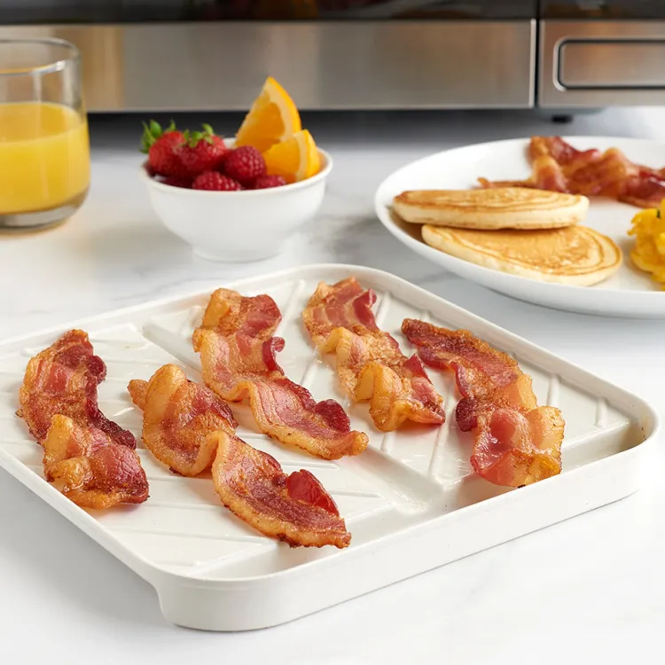 Medium Slanted Bacon Tray with Lid