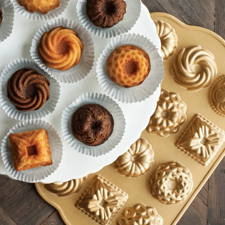 Mini Bundt® Charms Pan