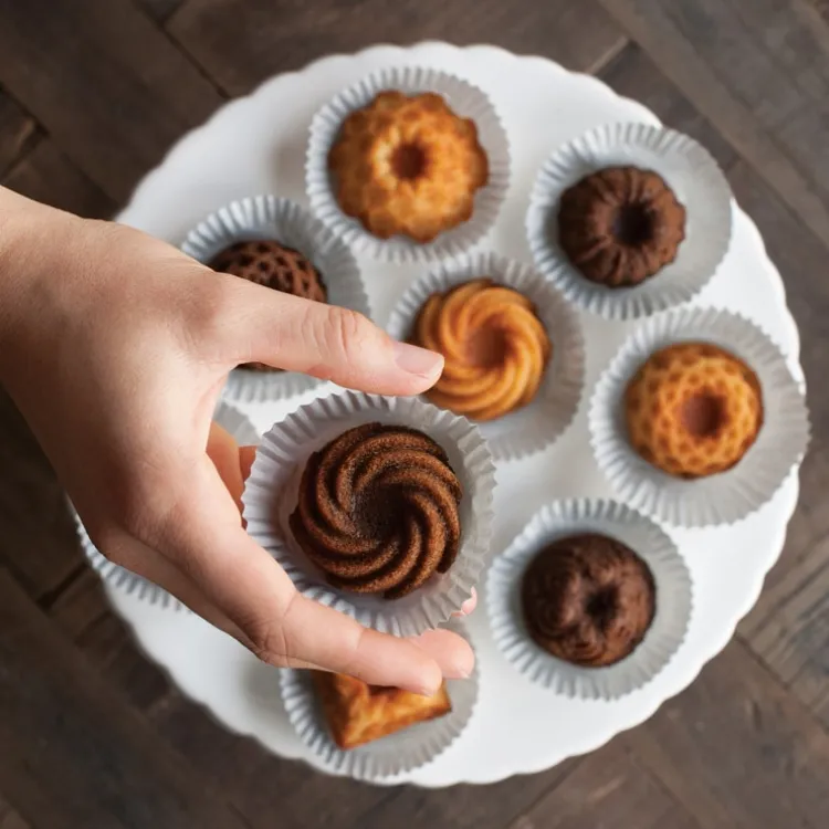 Mini Bundt® Charms Pan