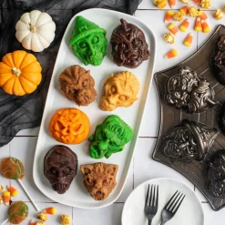 Monster Mask Cakelet Pan