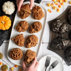 Monster Mask Cakelet Pan