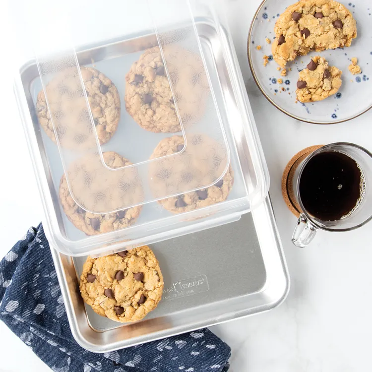 Naturals® Baker's Quarter Sheet Pan with Lid