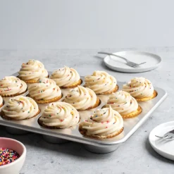 Naturals® 12 Cavity Muffin Pan