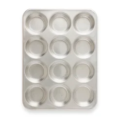 Naturals® 12 Cavity Muffin Pan with High-Domed Lid