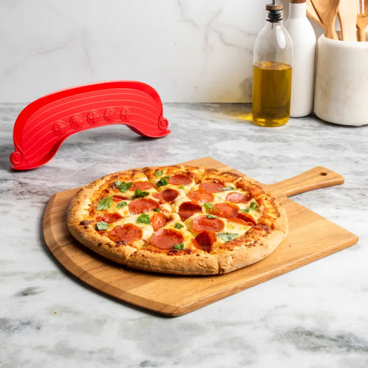 Naturals® 16" Pizza Crisper with Pizza Cutter